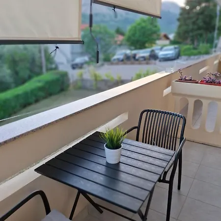 Laura Apartament