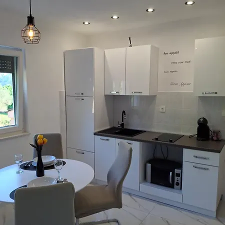 Apartament Laura *